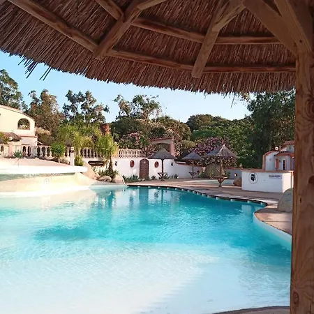 Kamp alanı Tikiti Propriano (Corsica)