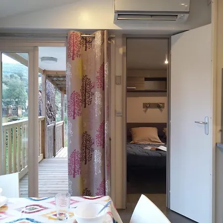 Kamp alanı Tikiti Propriano (Corsica)